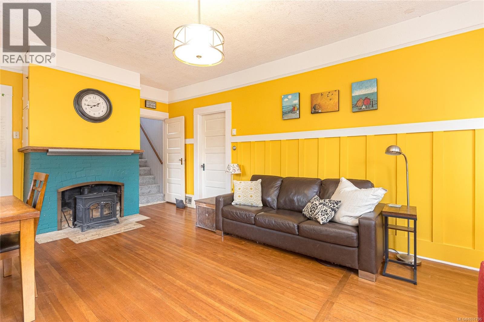 1080 JASMINE AVE - 7