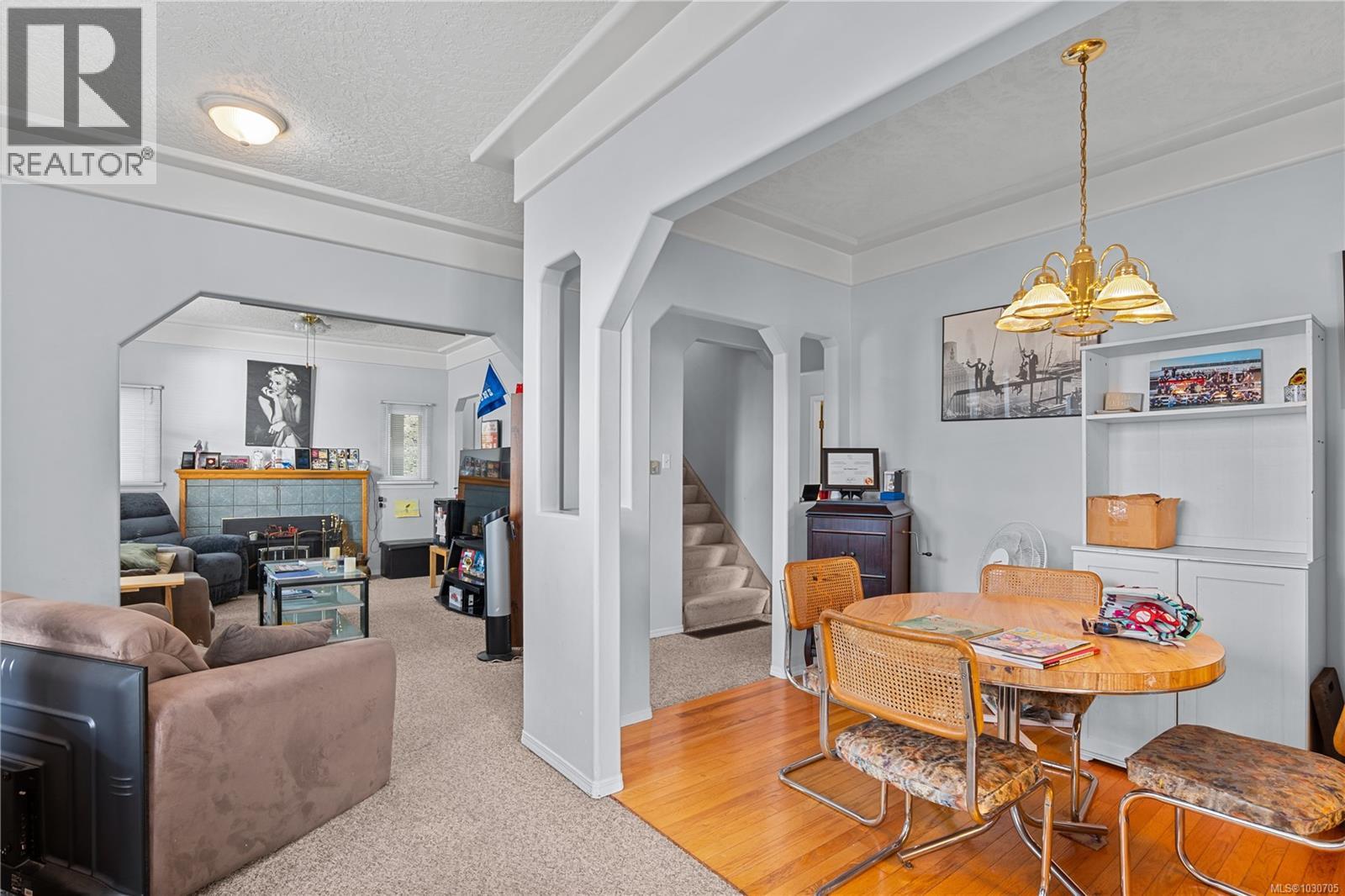 7909 East Saanich Rd - 14