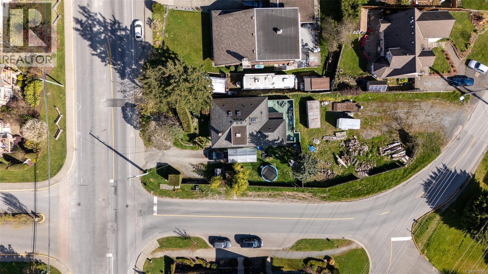7909 East Saanich Rd - 2
