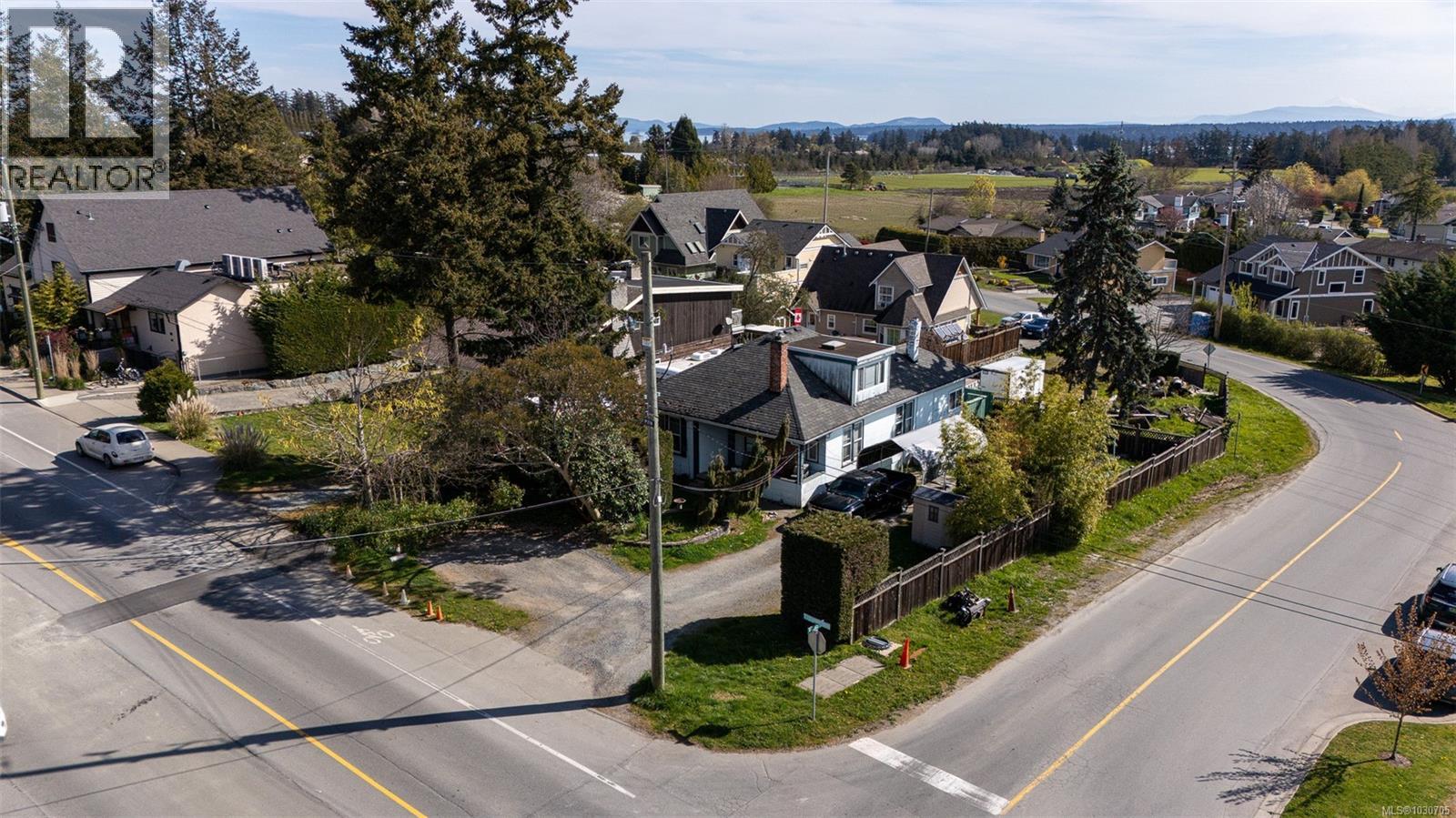 7909 East Saanich Rd - 3