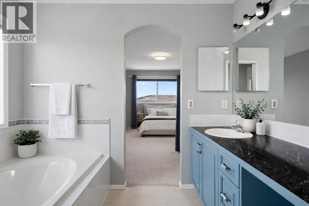 38 Bow Ridge Link, Cochrane