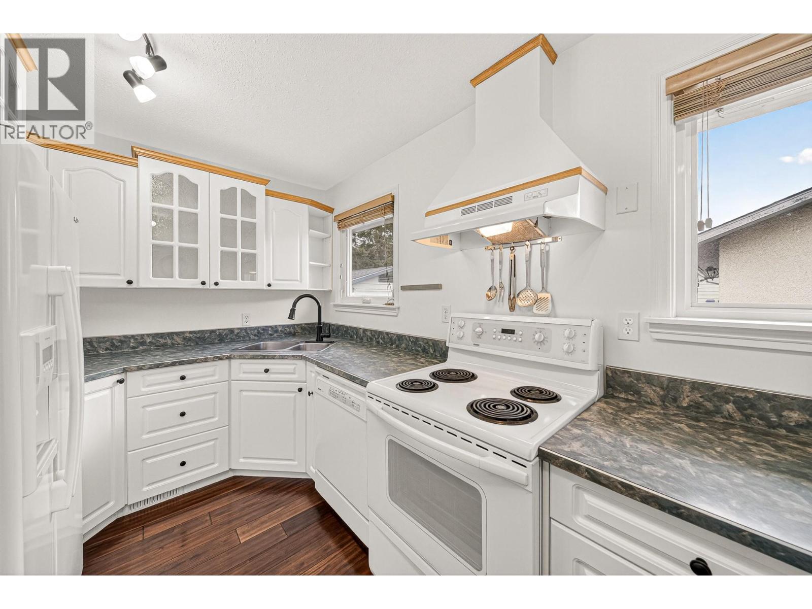 451 WHITE BIRCH CRESCENT - 14