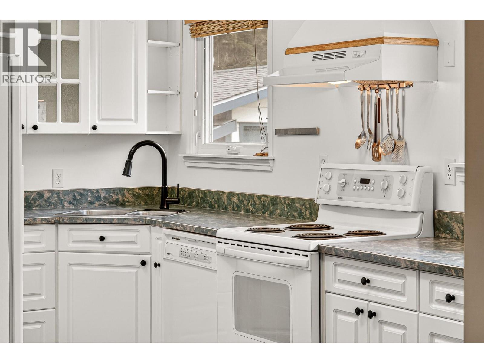 451 WHITE BIRCH CRESCENT - 15