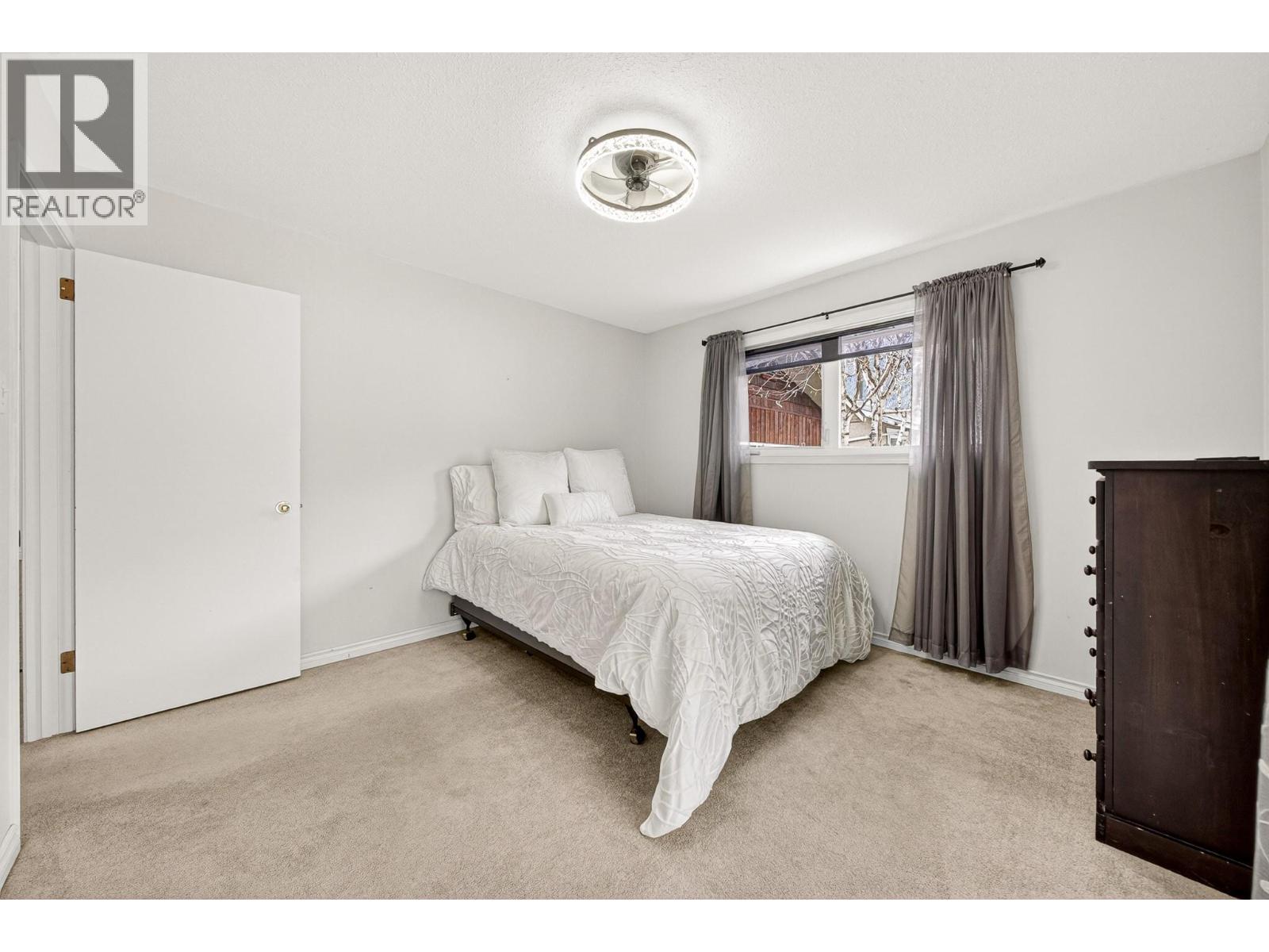 451 WHITE BIRCH CRESCENT - 18