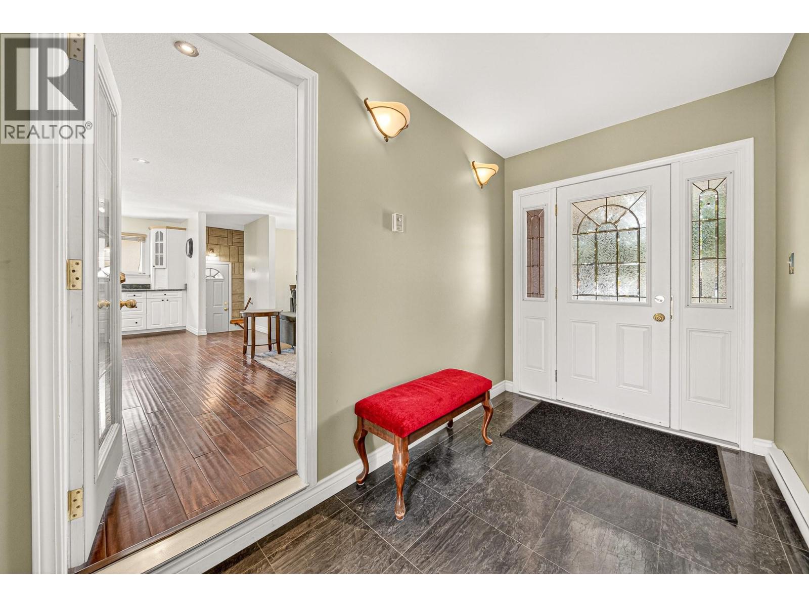 451 WHITE BIRCH CRESCENT - Image 2