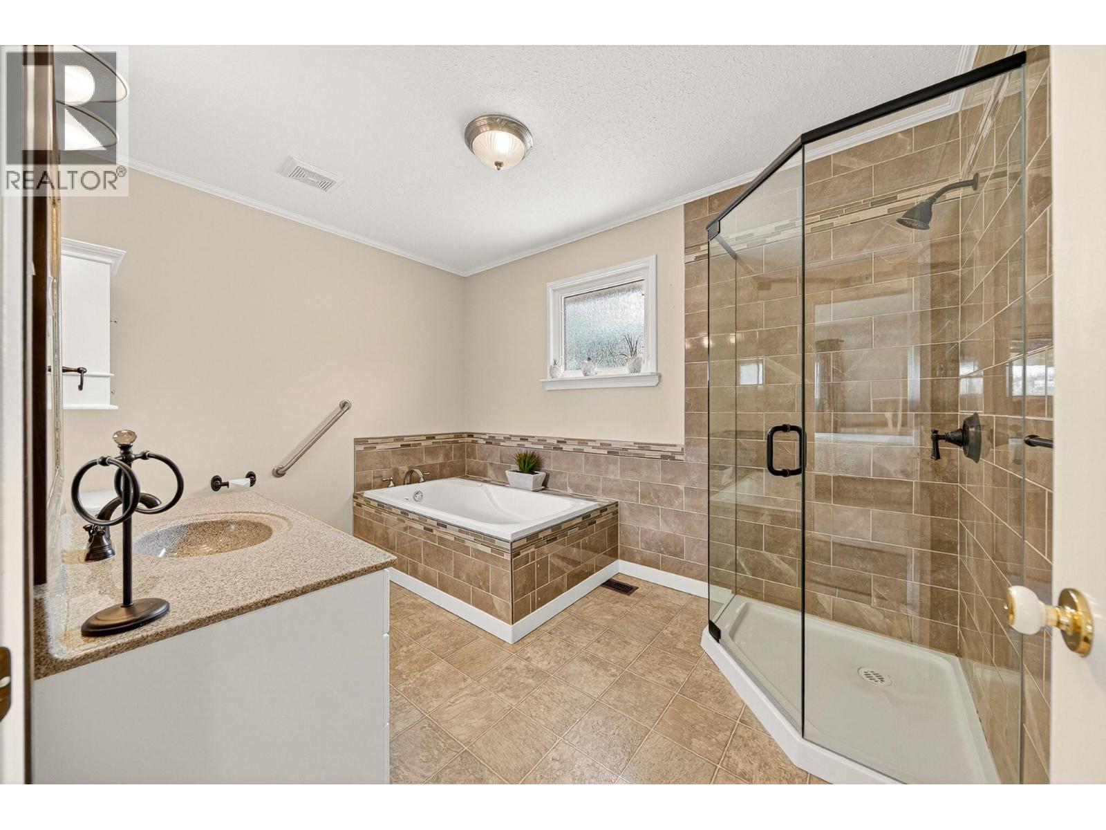 451 WHITE BIRCH CRESCENT - 22