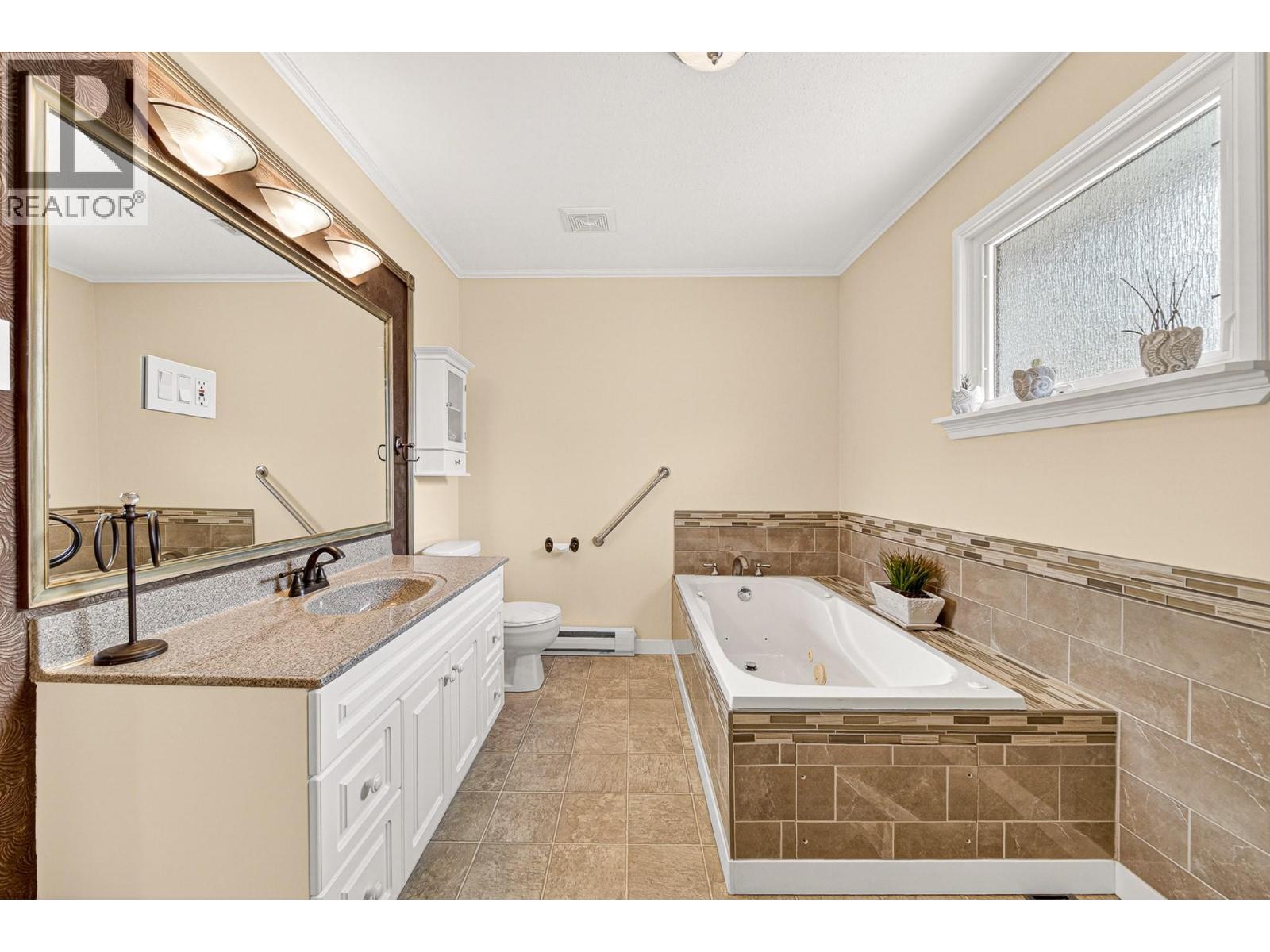 451 WHITE BIRCH CRESCENT - 24