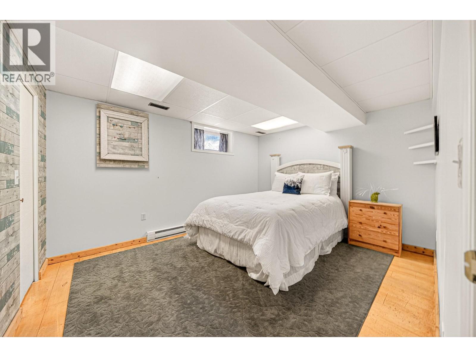 451 WHITE BIRCH CRESCENT - 30