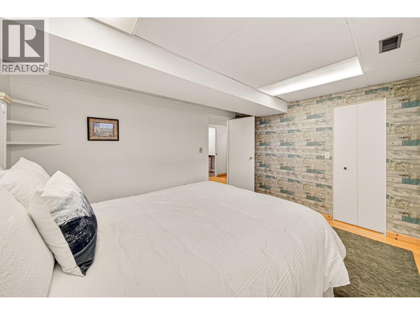 451 WHITE BIRCH CRESCENT - 31