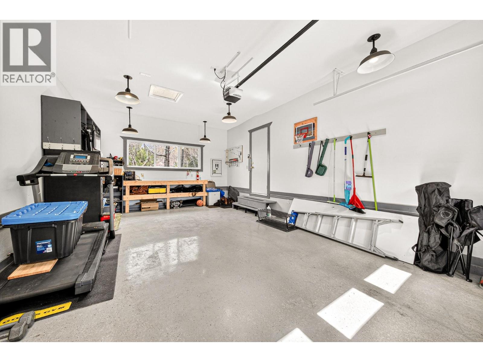 451 WHITE BIRCH CRESCENT - 38