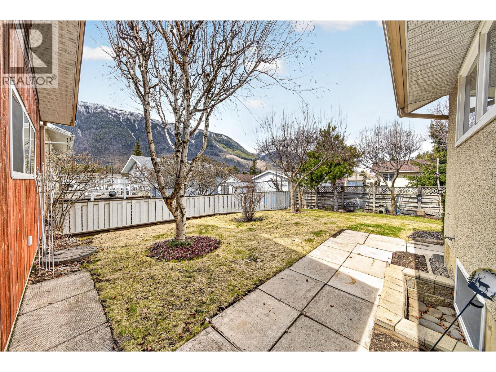 451 WHITE BIRCH CRESCENT - 39