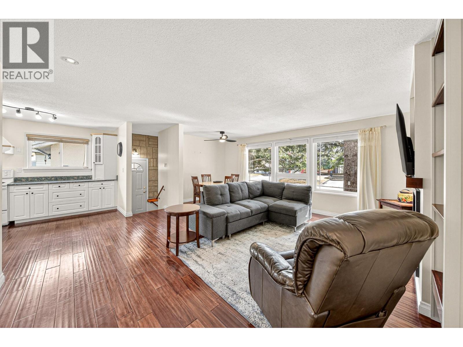 451 WHITE BIRCH CRESCENT - 4