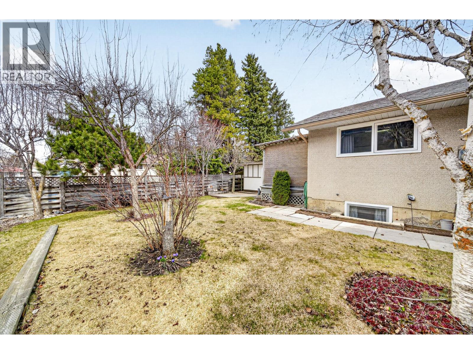 451 WHITE BIRCH CRESCENT - 40