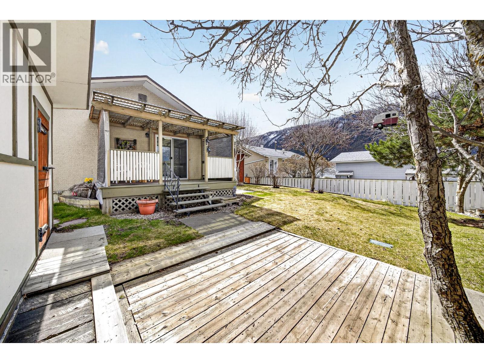 451 WHITE BIRCH CRESCENT - 44