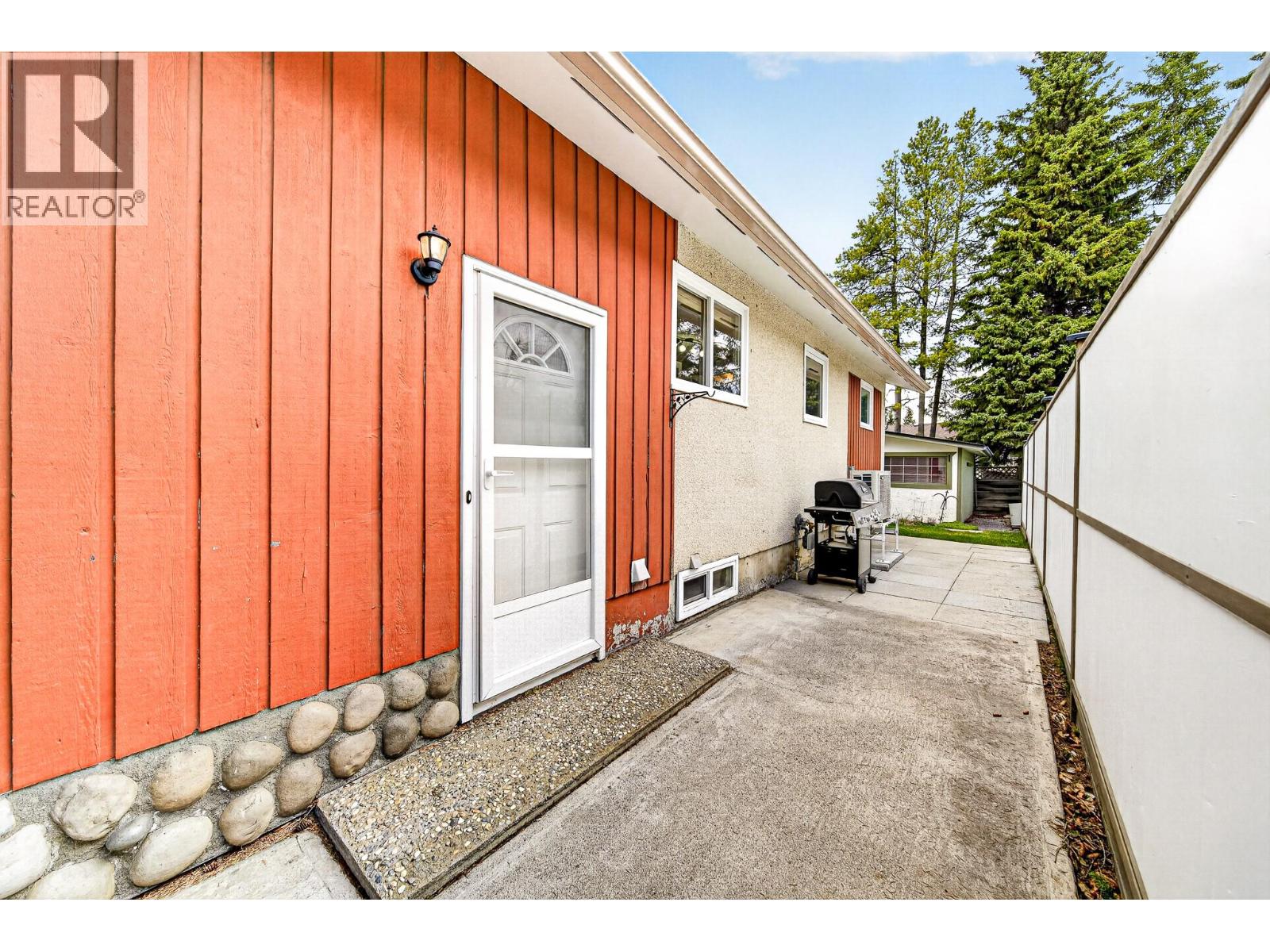 451 WHITE BIRCH CRESCENT - 48