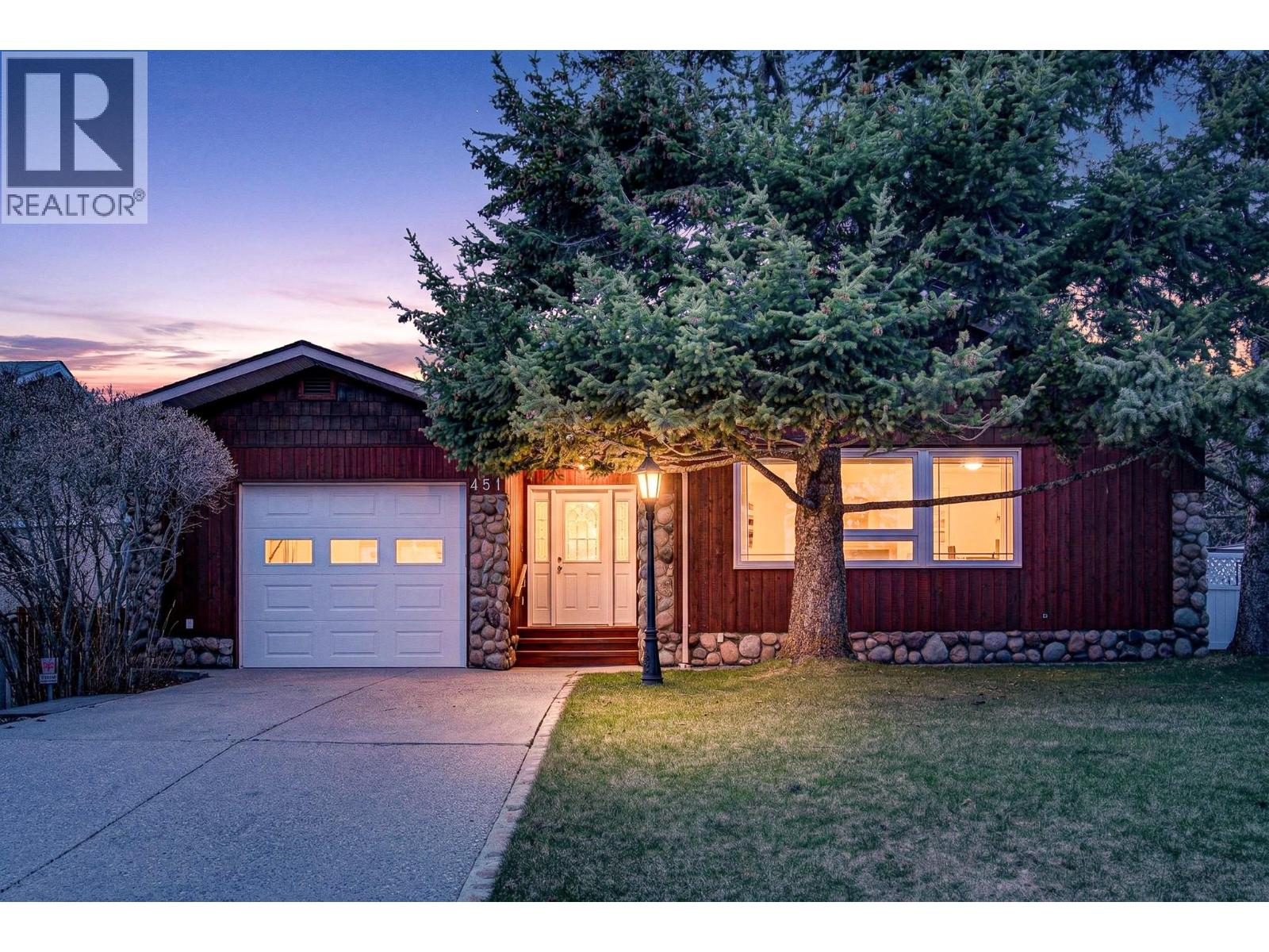 451 WHITE BIRCH CRESCENT - 53