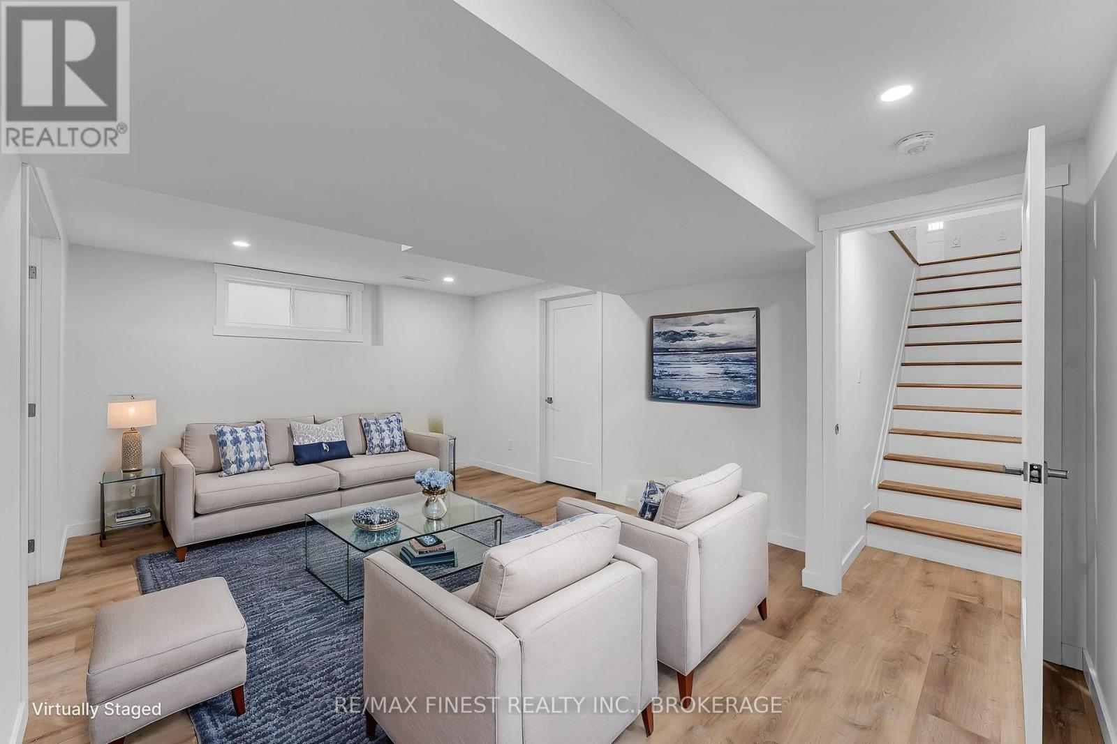 34 SCHOONER DRIVE - 27