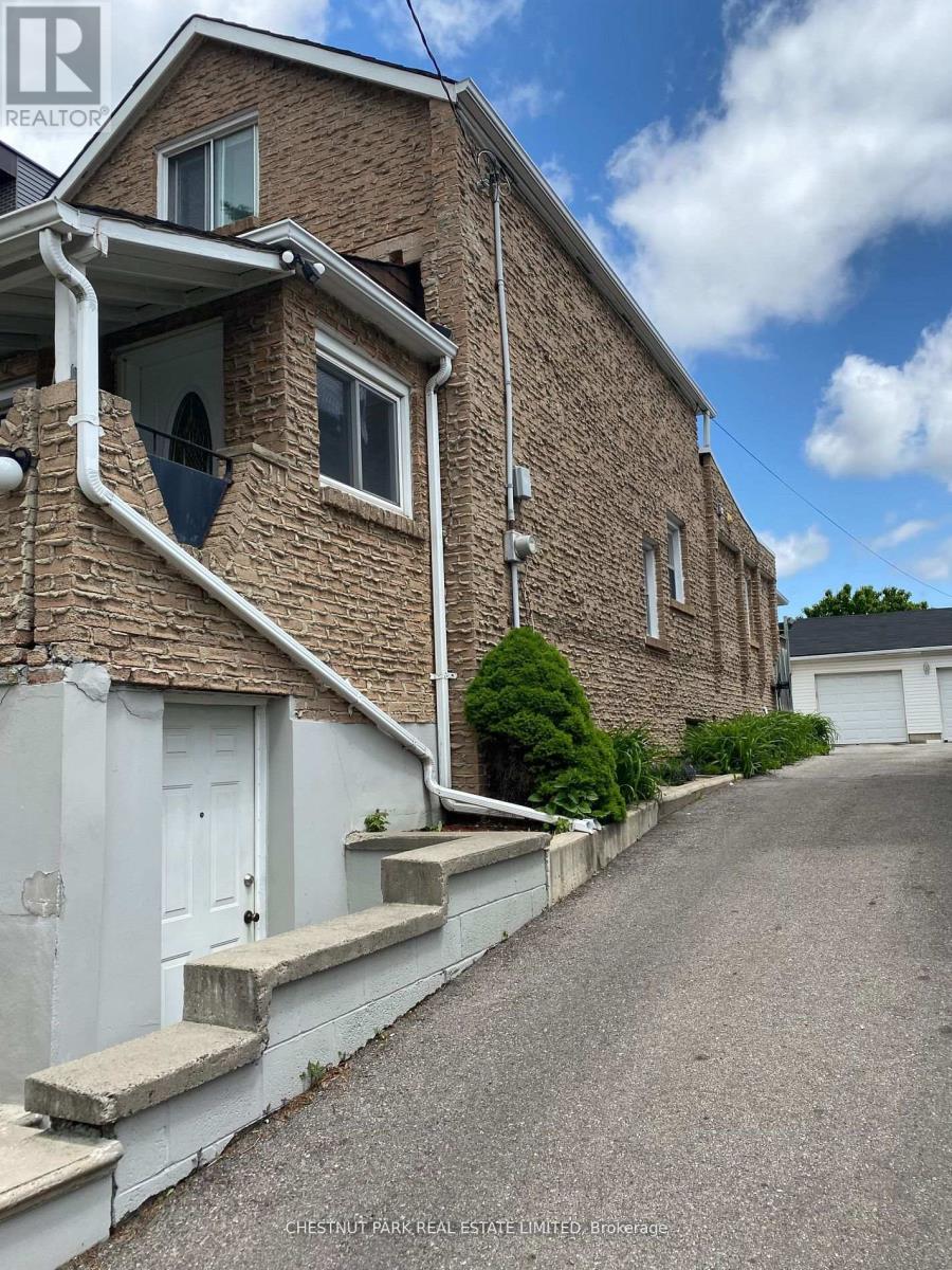 LOWER - 173 CHAMBERS AVENUE