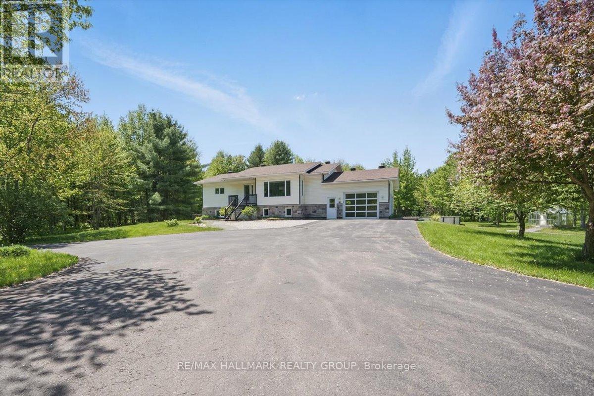 1720 DES PINS ROAD - 1