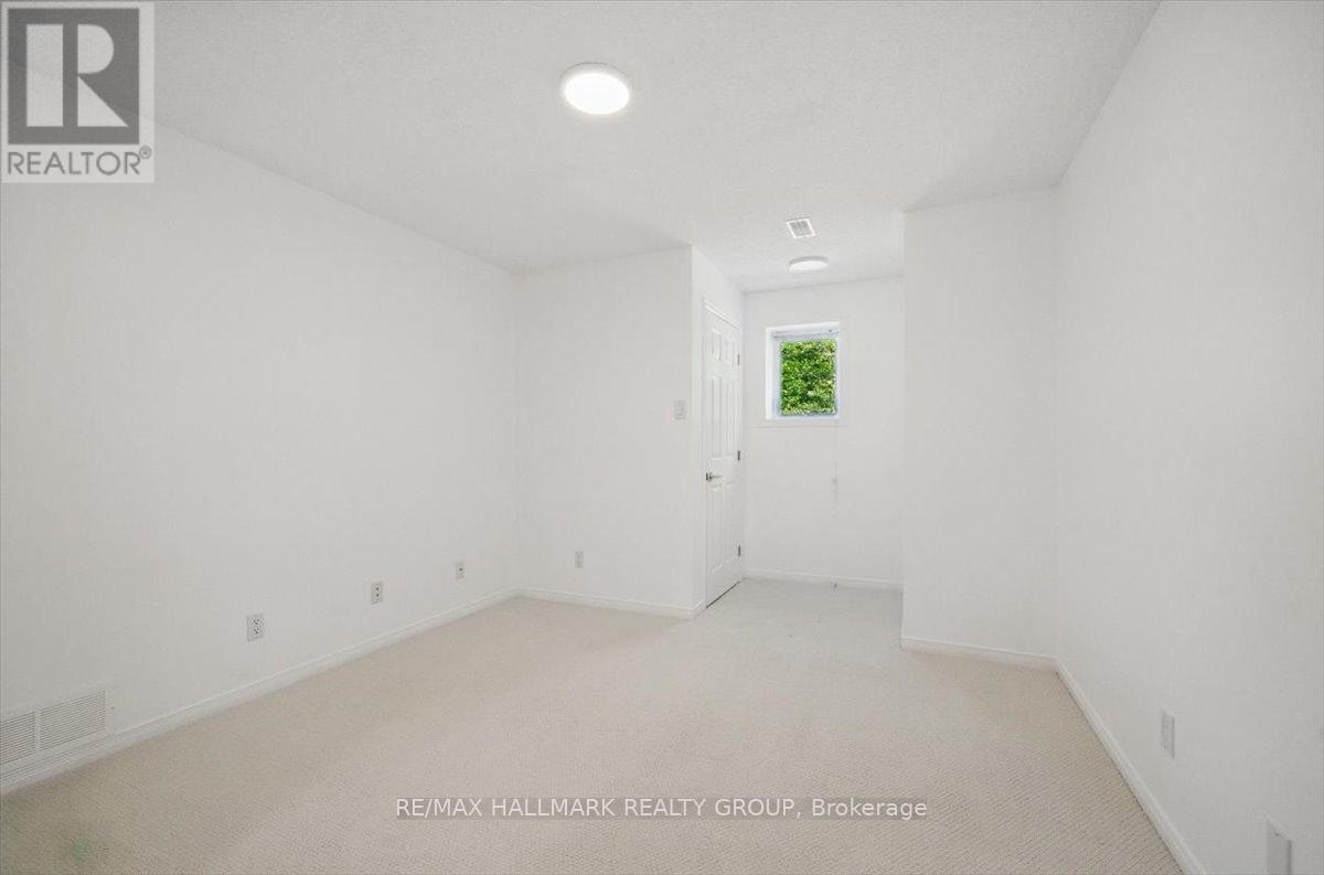 1720 DES PINS ROAD - 23