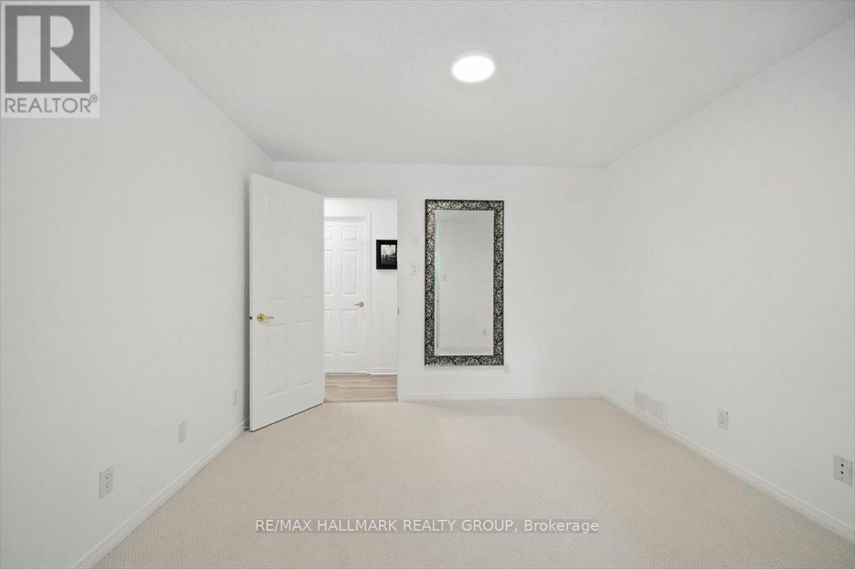 1720 DES PINS ROAD - 24