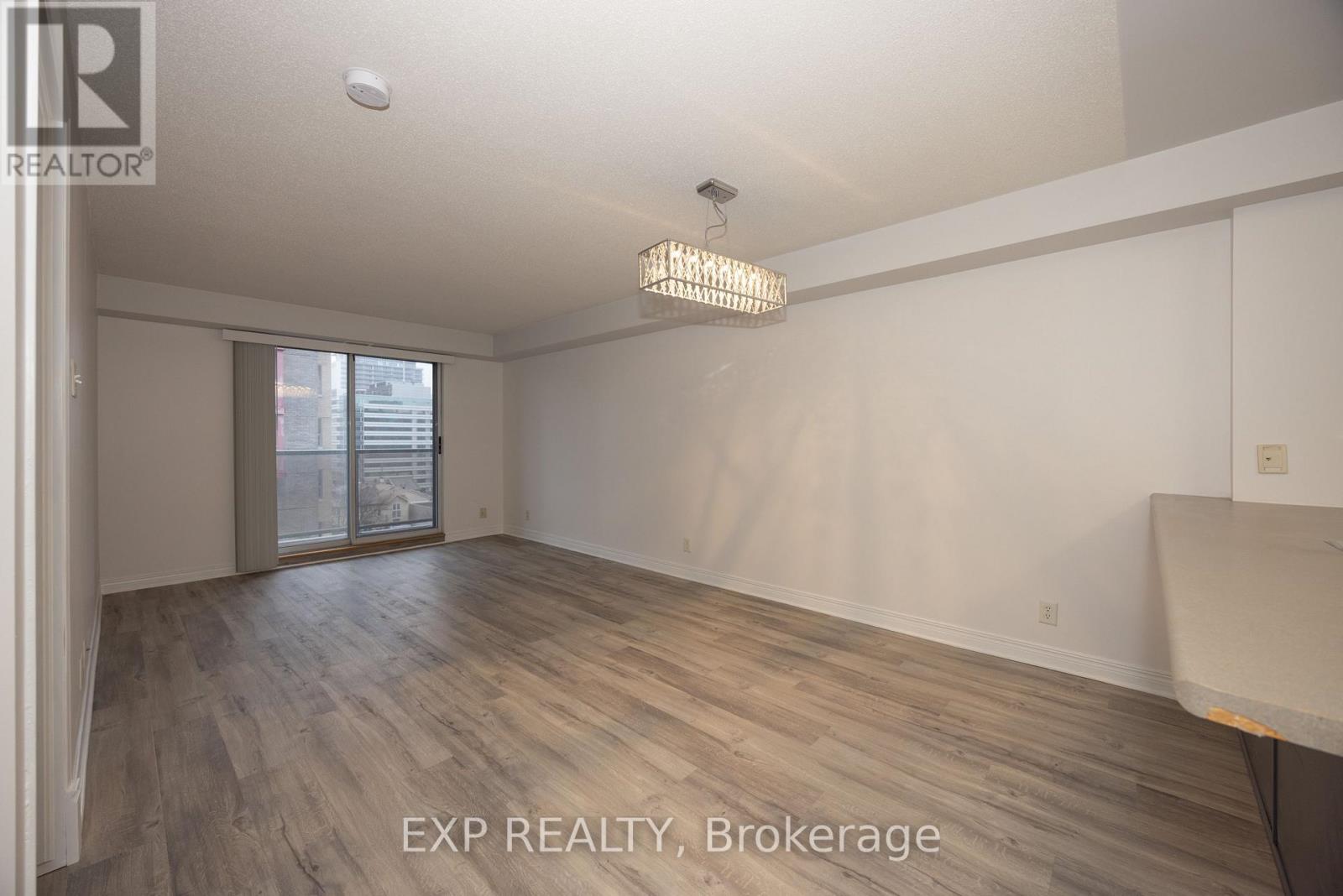 #803 429 SOMERSET STREET W - 14