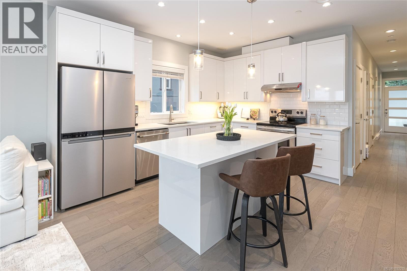 784 BRAVEHEART LANE - Image 2