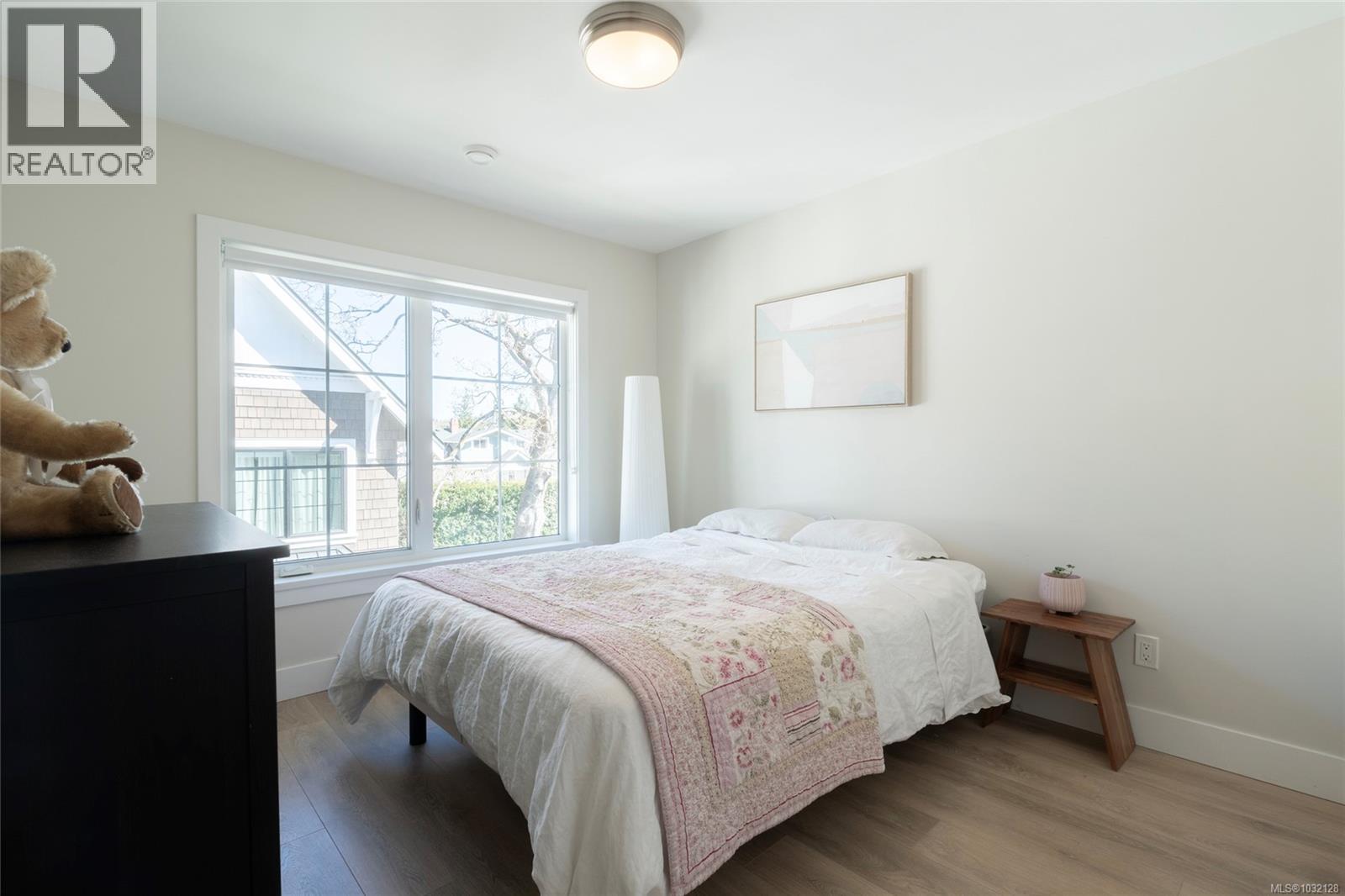 #11 1810 KINGS RD - 23