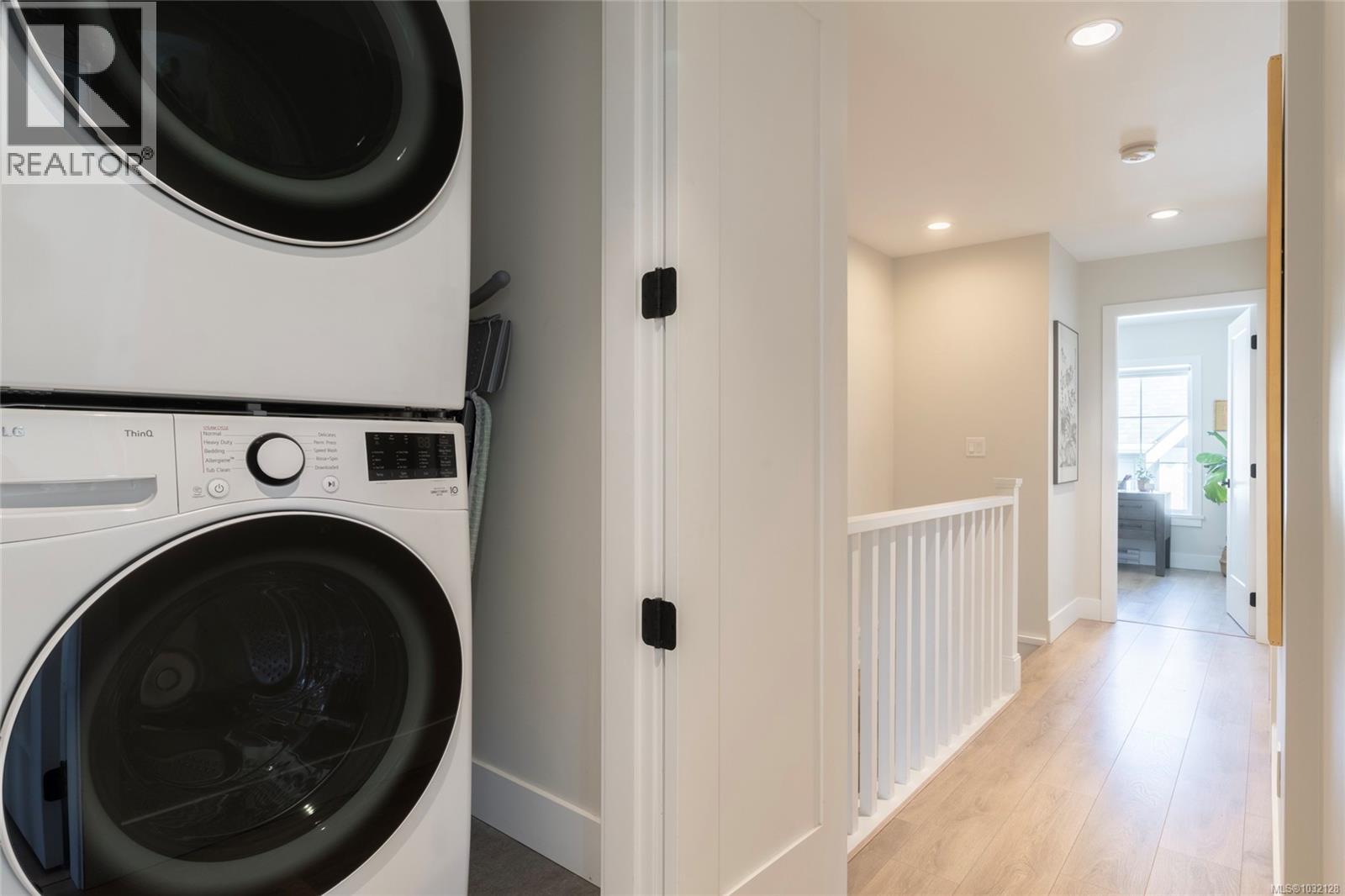 #11 1810 KINGS RD - 24