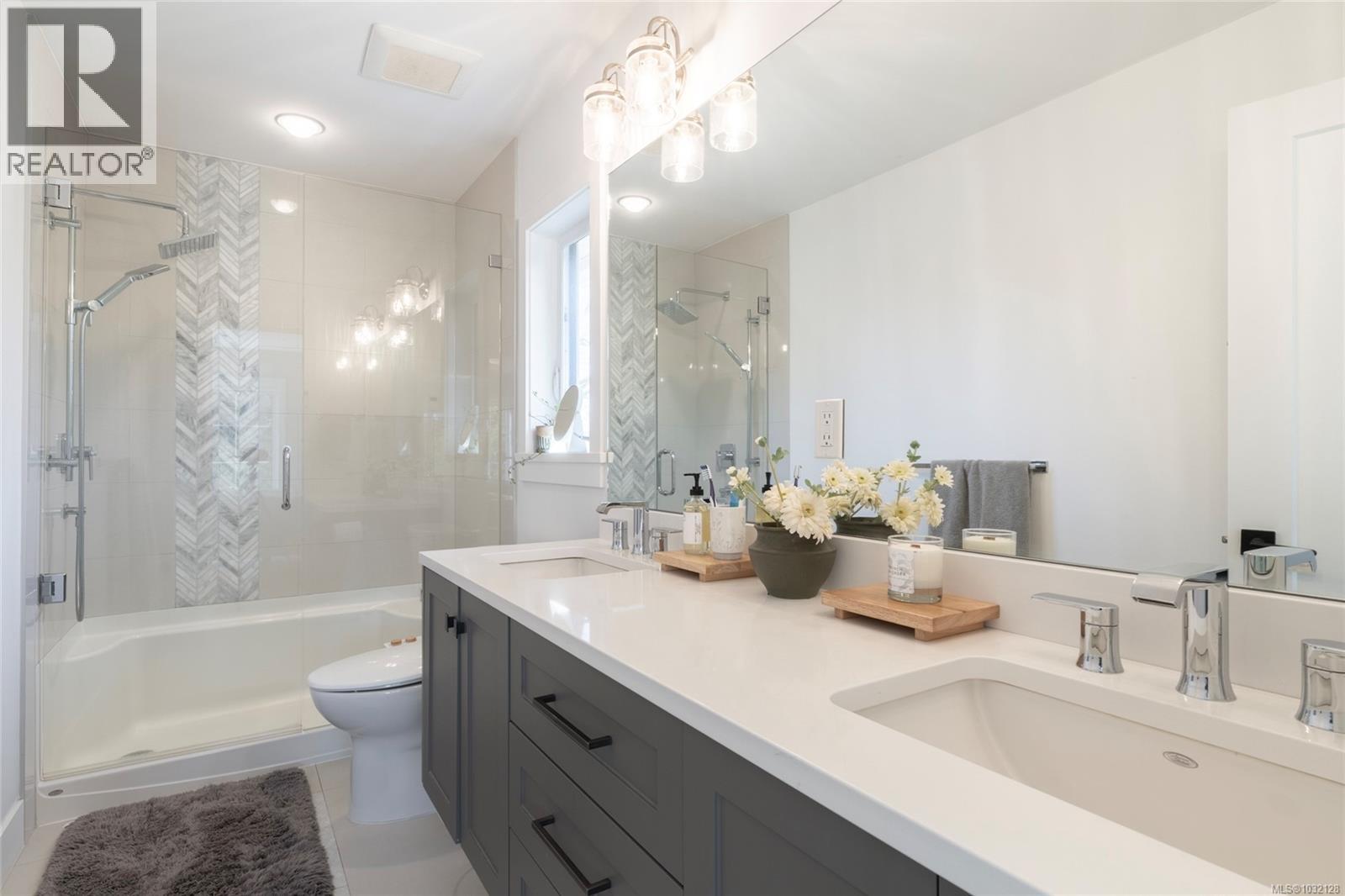 #11 1810 KINGS RD - 28