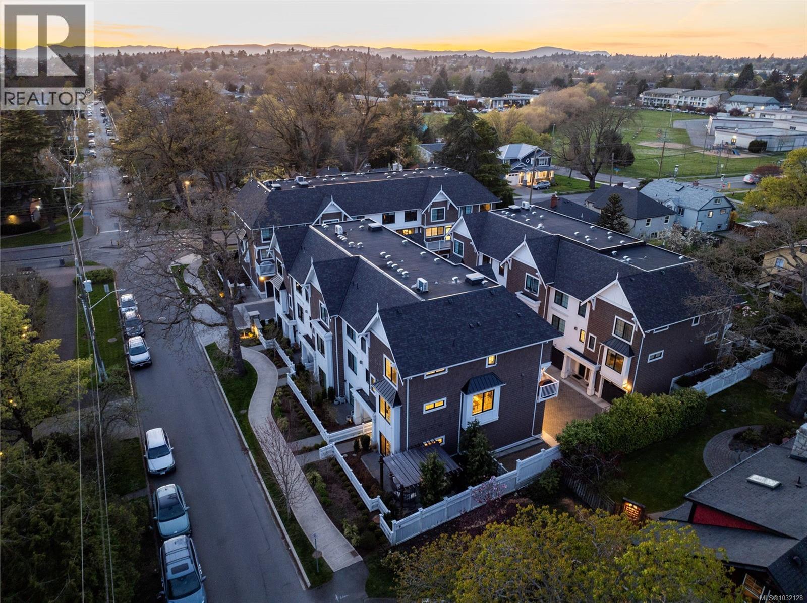 #11 1810 KINGS RD - Image 3