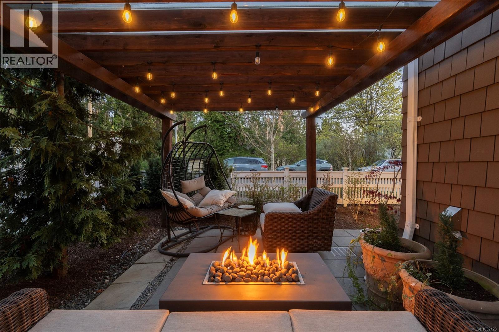 #11 1810 KINGS RD - 34