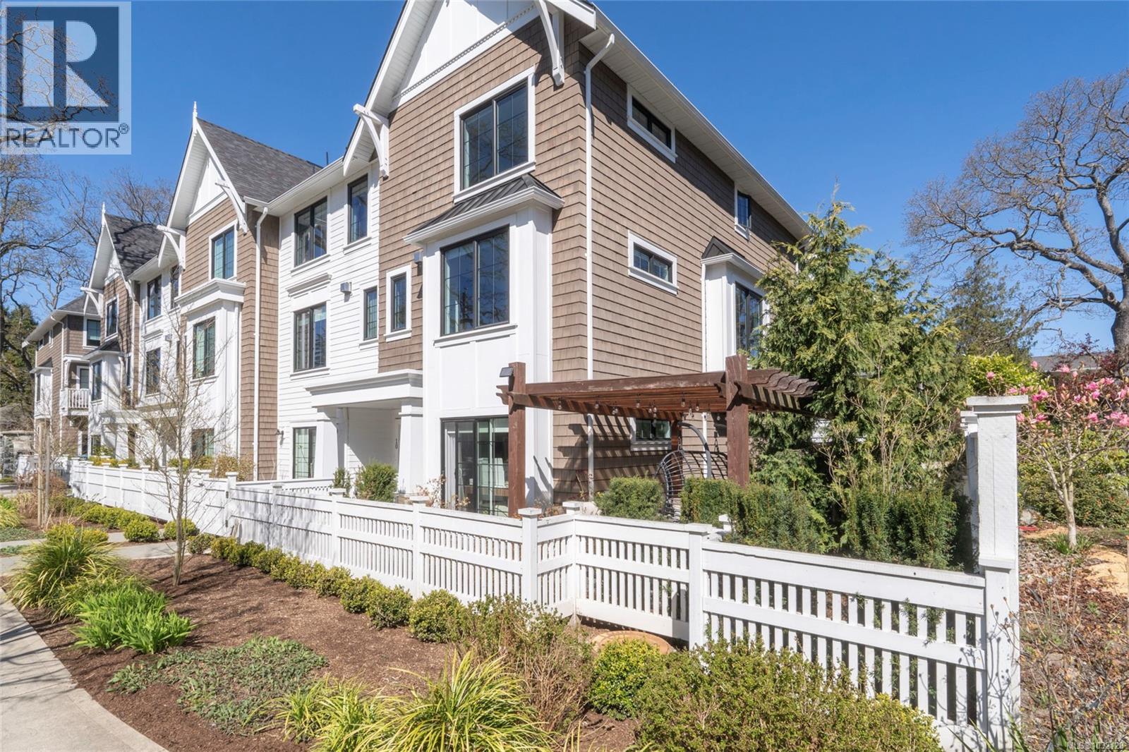 #11 1810 KINGS RD - 43