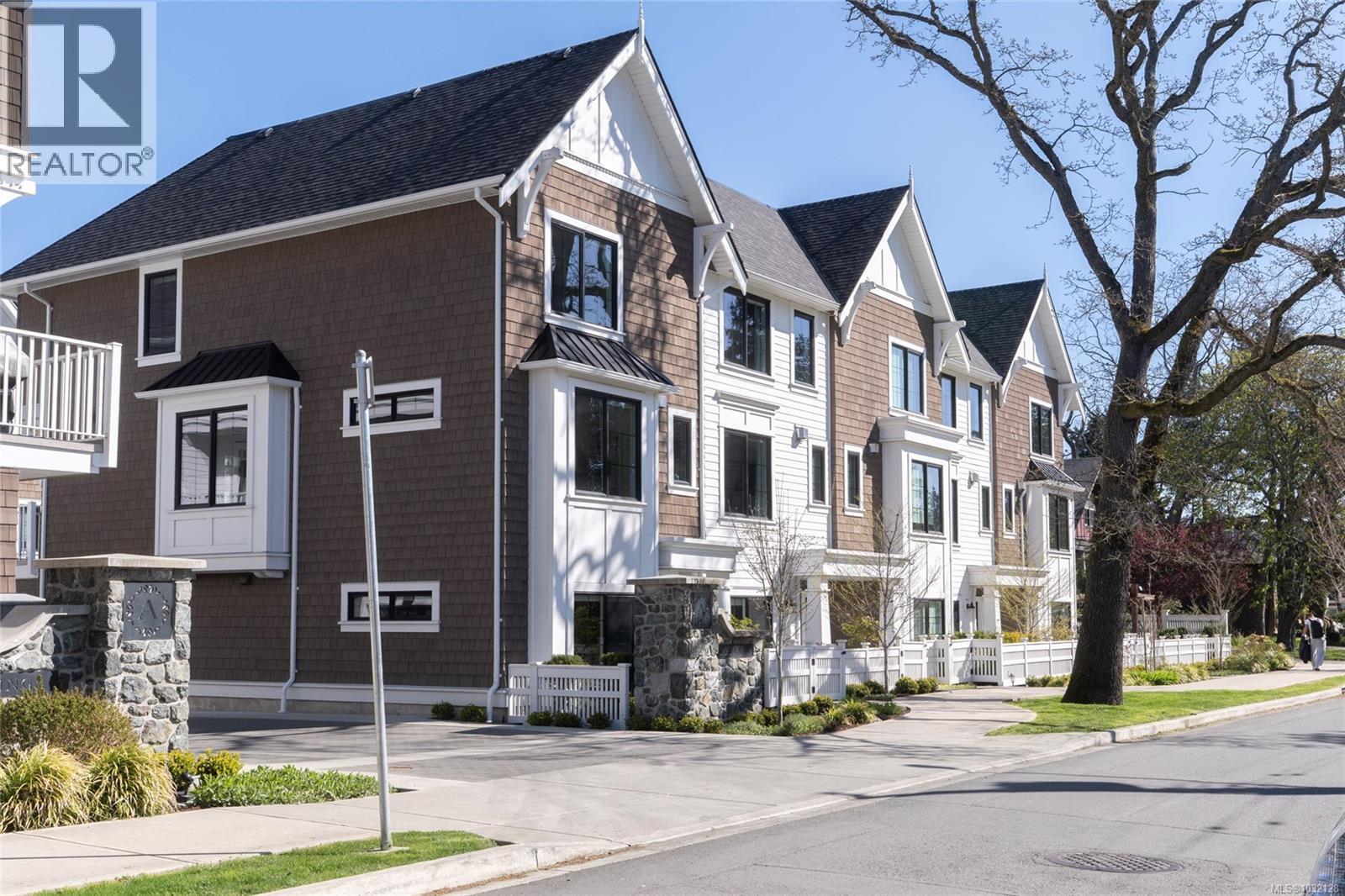 #11 1810 KINGS RD - 47