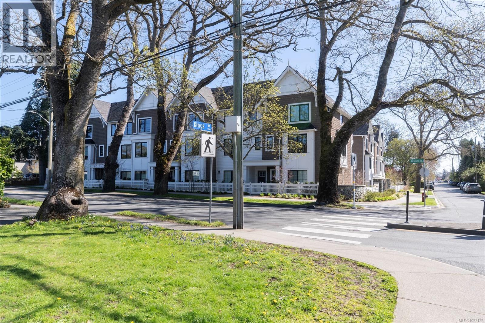 #11 1810 KINGS RD - 48