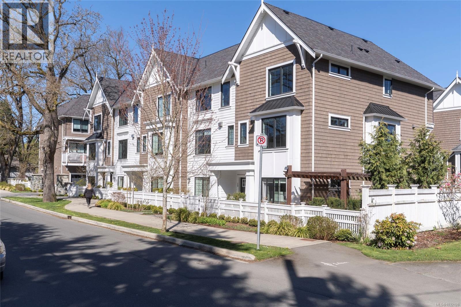 #11 1810 Kings Rd - 50
