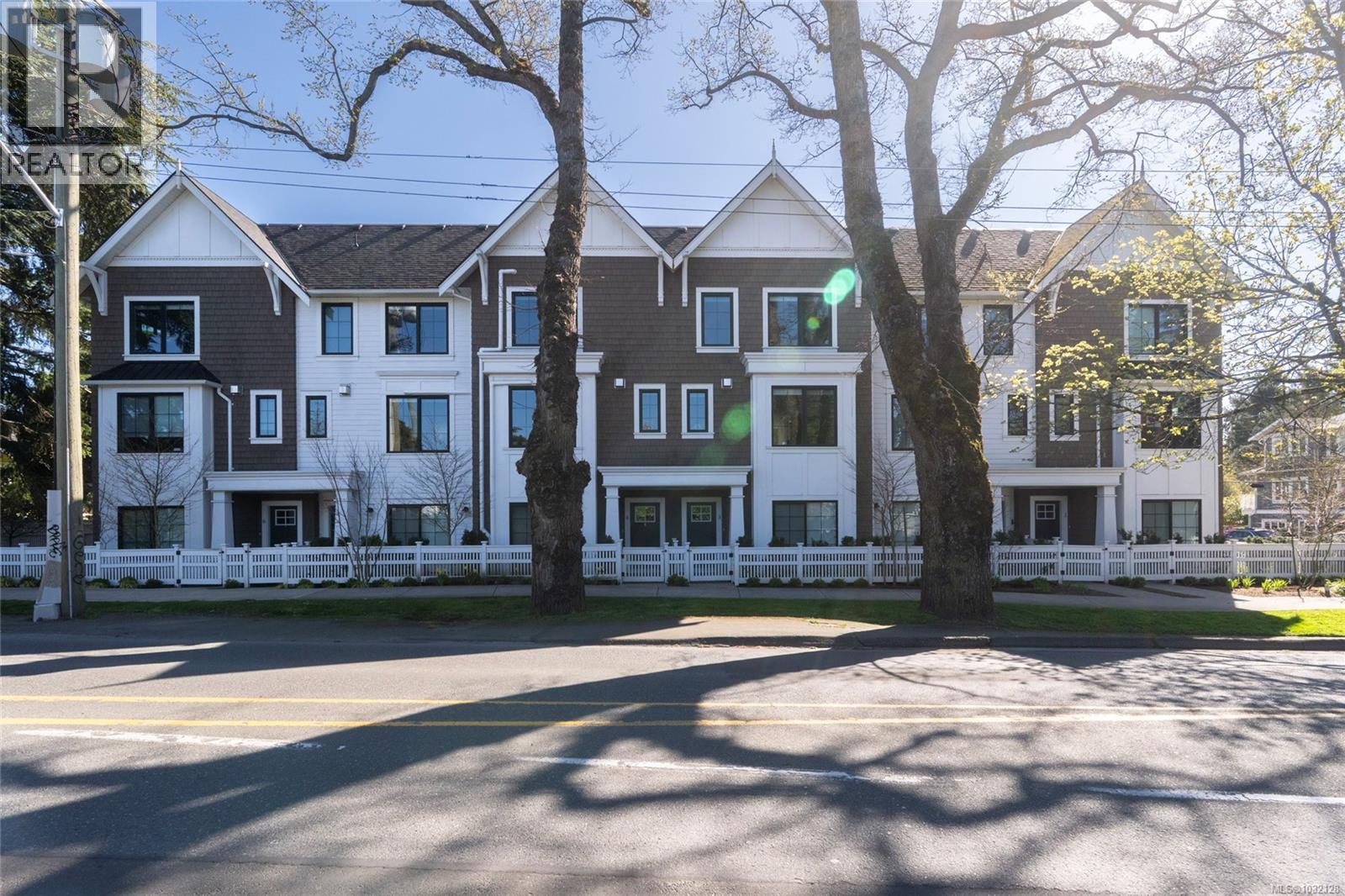 #11 1810 KINGS RD - 51