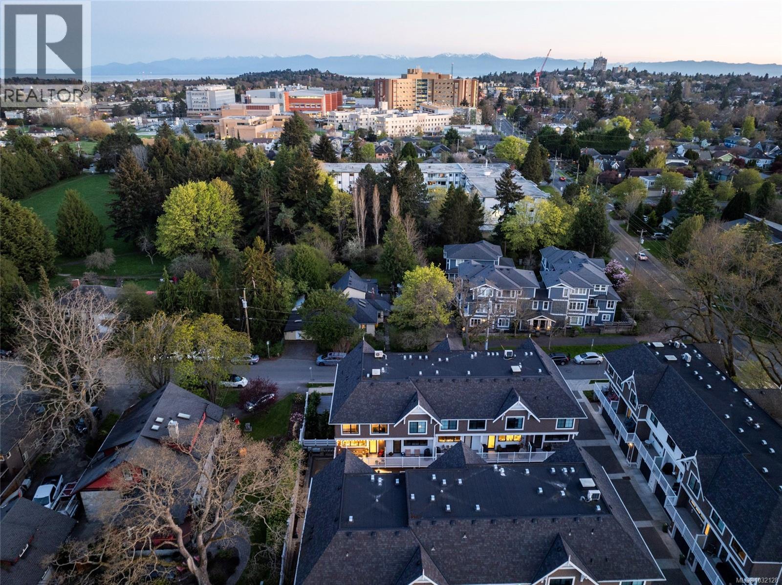 #11 1810 KINGS RD - 57