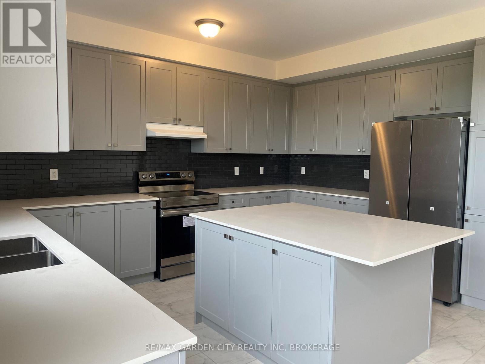 74 ORIOLE CRESCENT - 14