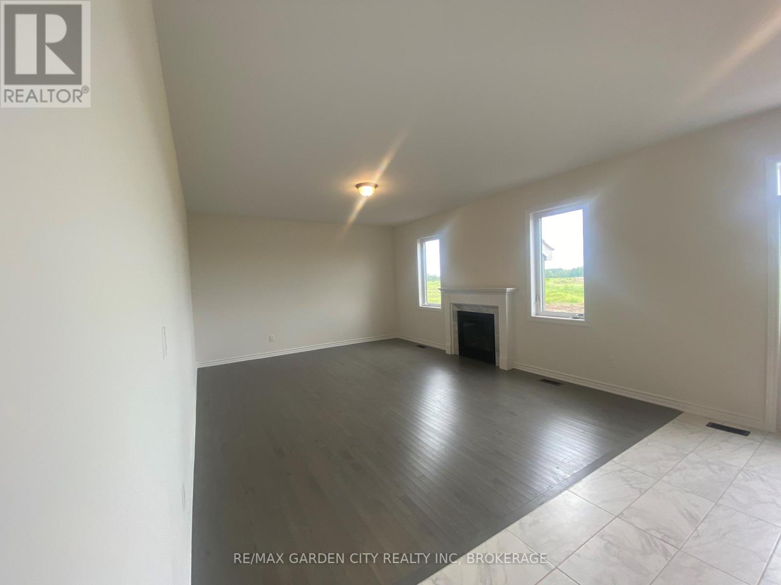 74 ORIOLE CRESCENT - 17