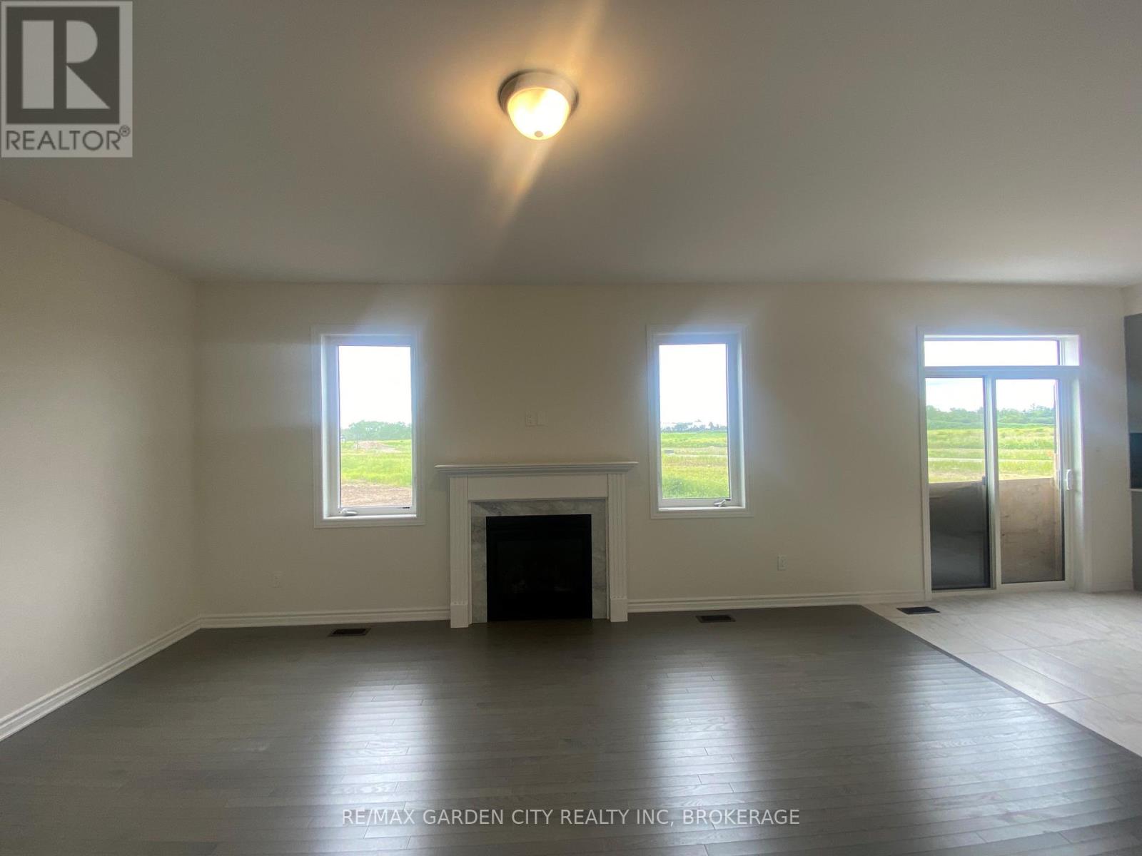 74 ORIOLE CRESCENT - 18