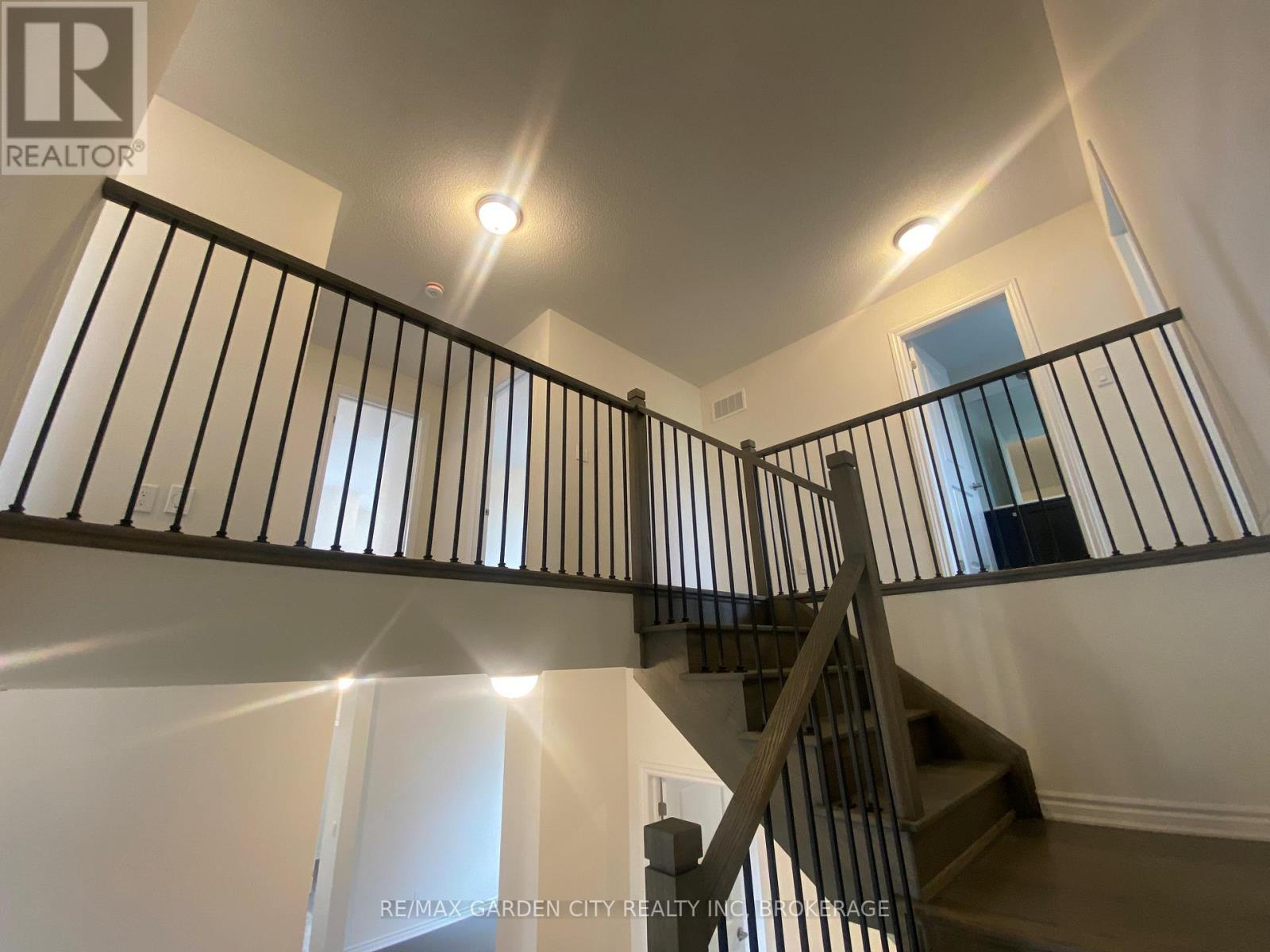 74 ORIOLE CRESCENT - 20