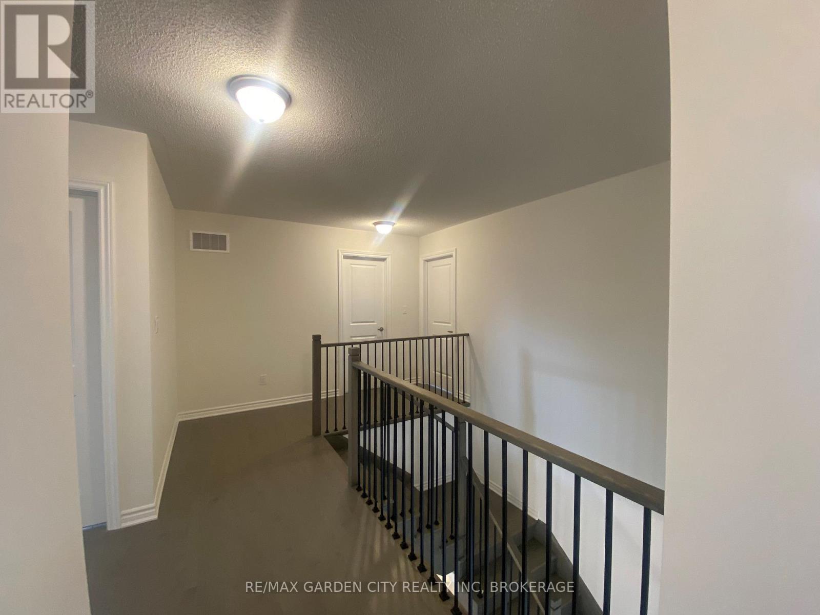 74 ORIOLE CRESCENT - 22