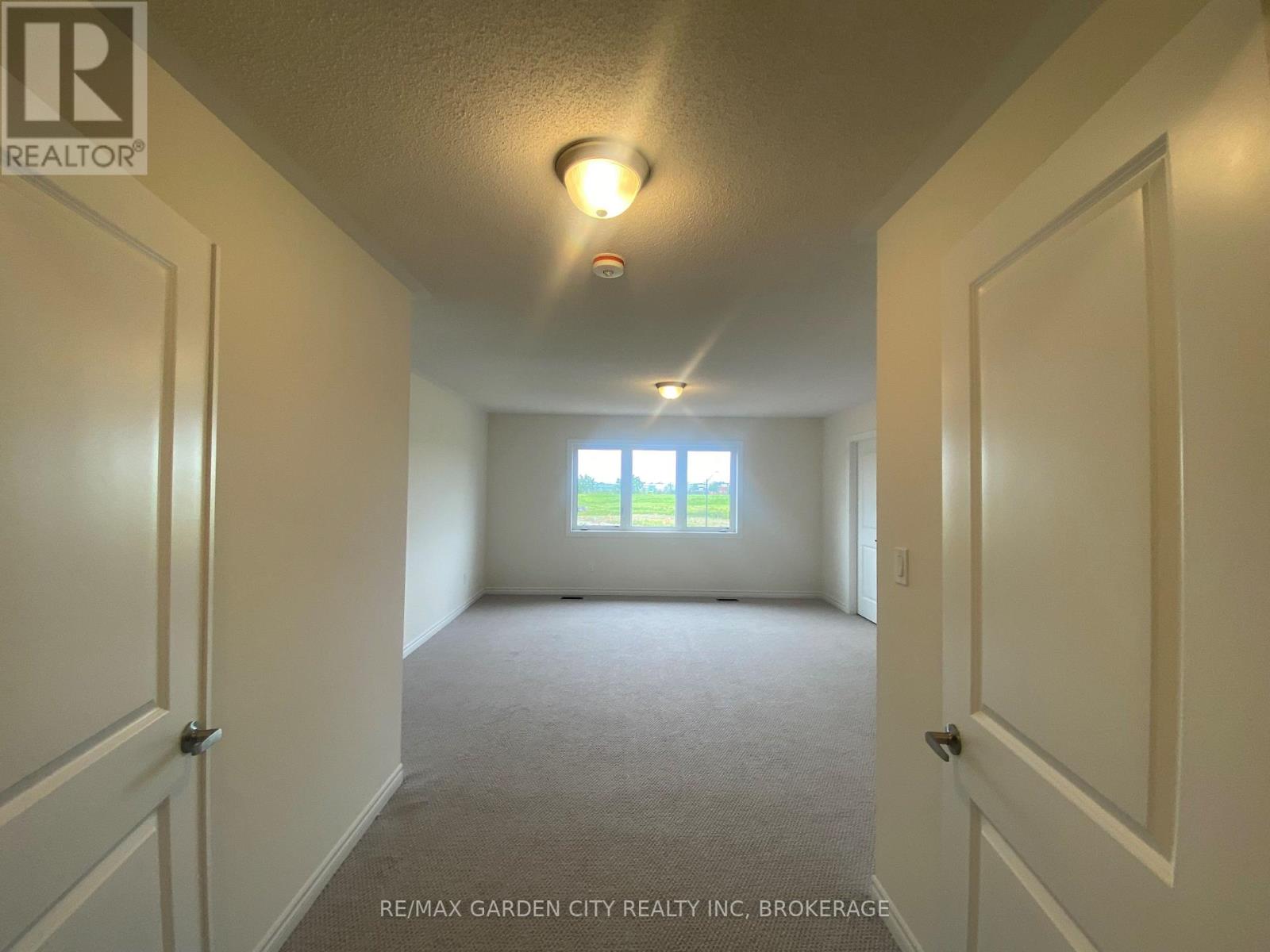 74 ORIOLE CRESCENT - 23