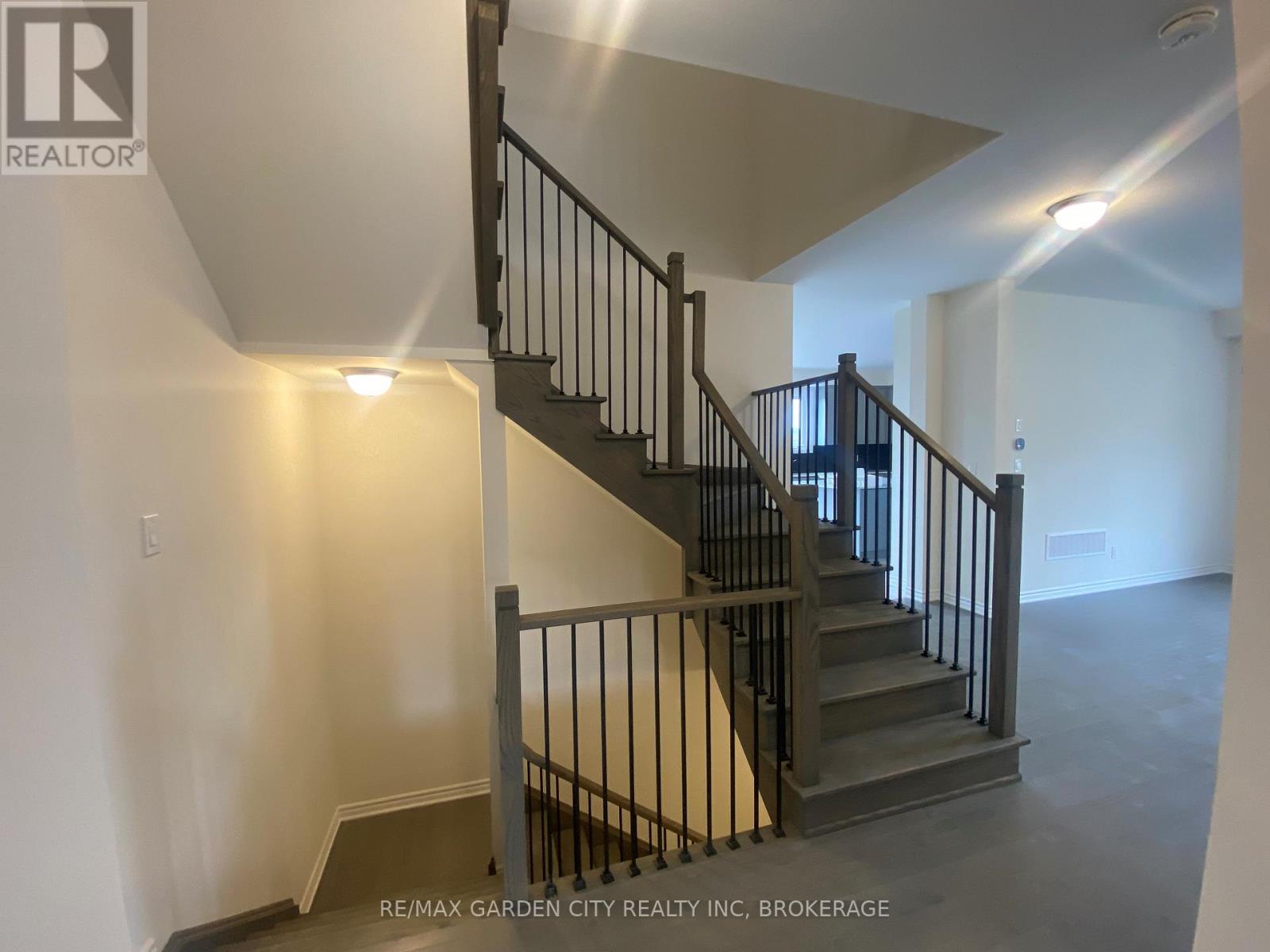 74 ORIOLE CRESCENT - 8