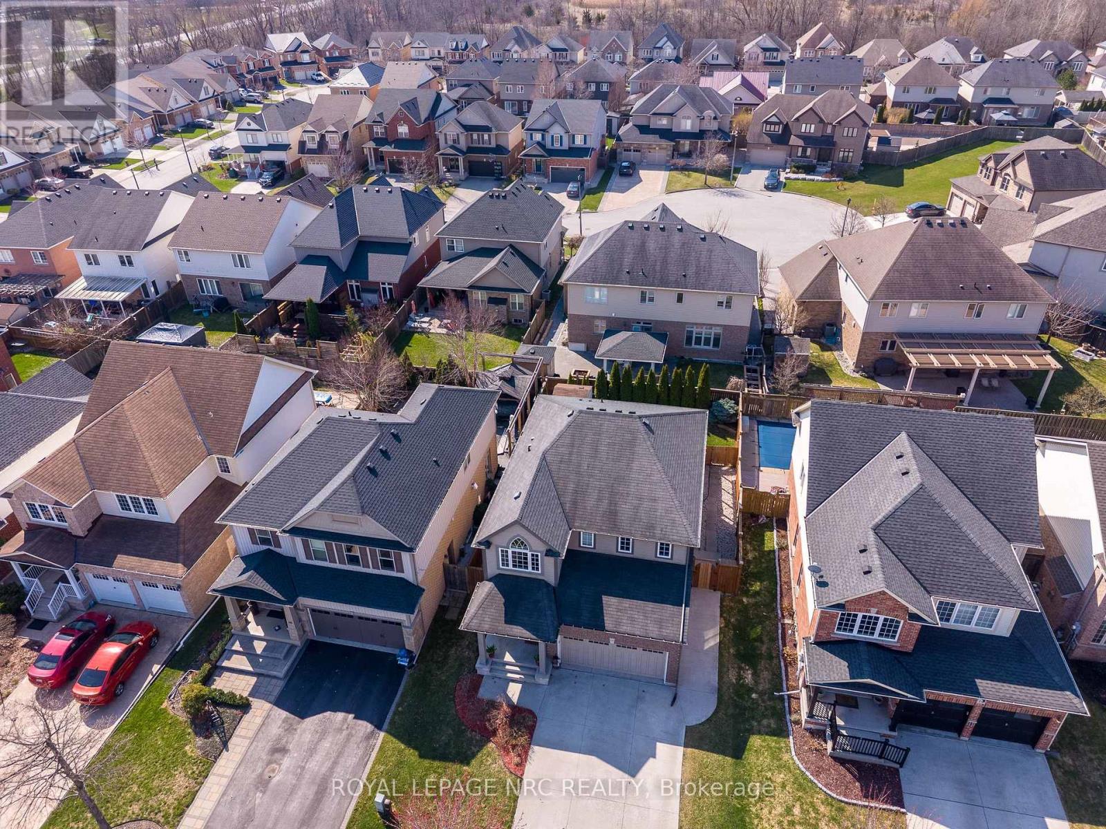 12 WILFRID LAURIER CRESCENT