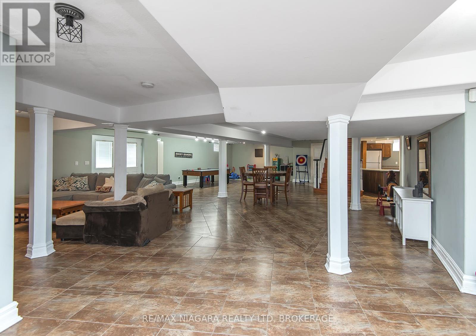 5199 SHERKSTON ROAD — photo 38