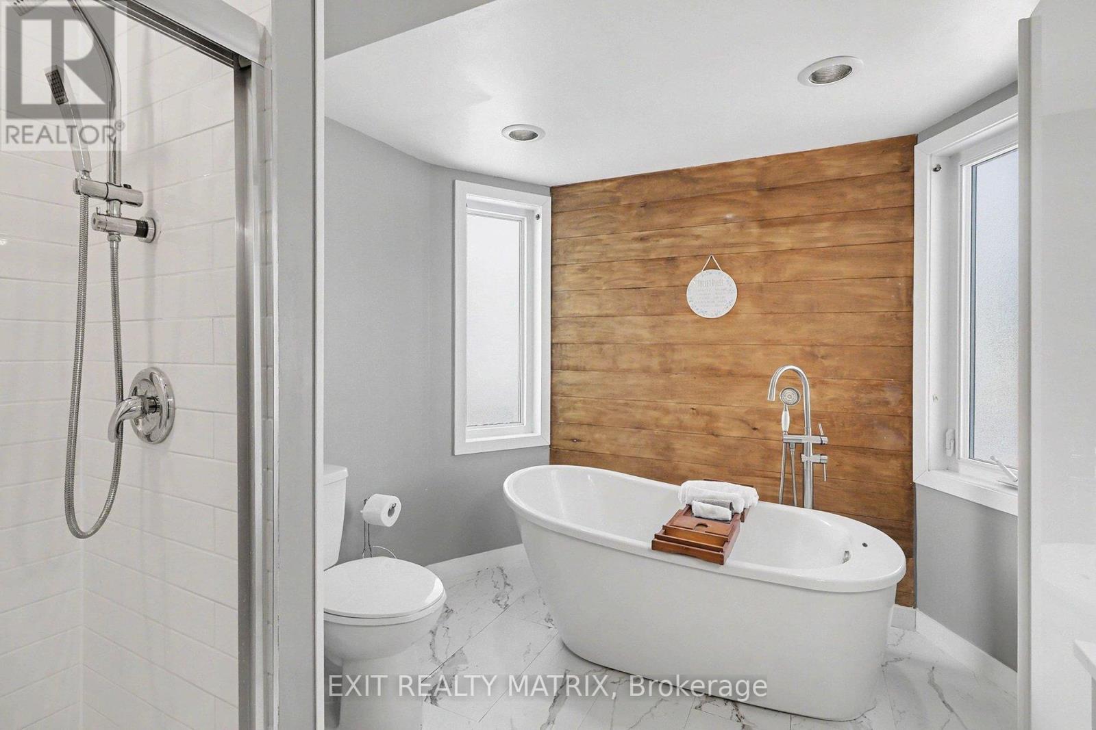 51 MARCEL STREET E - 18