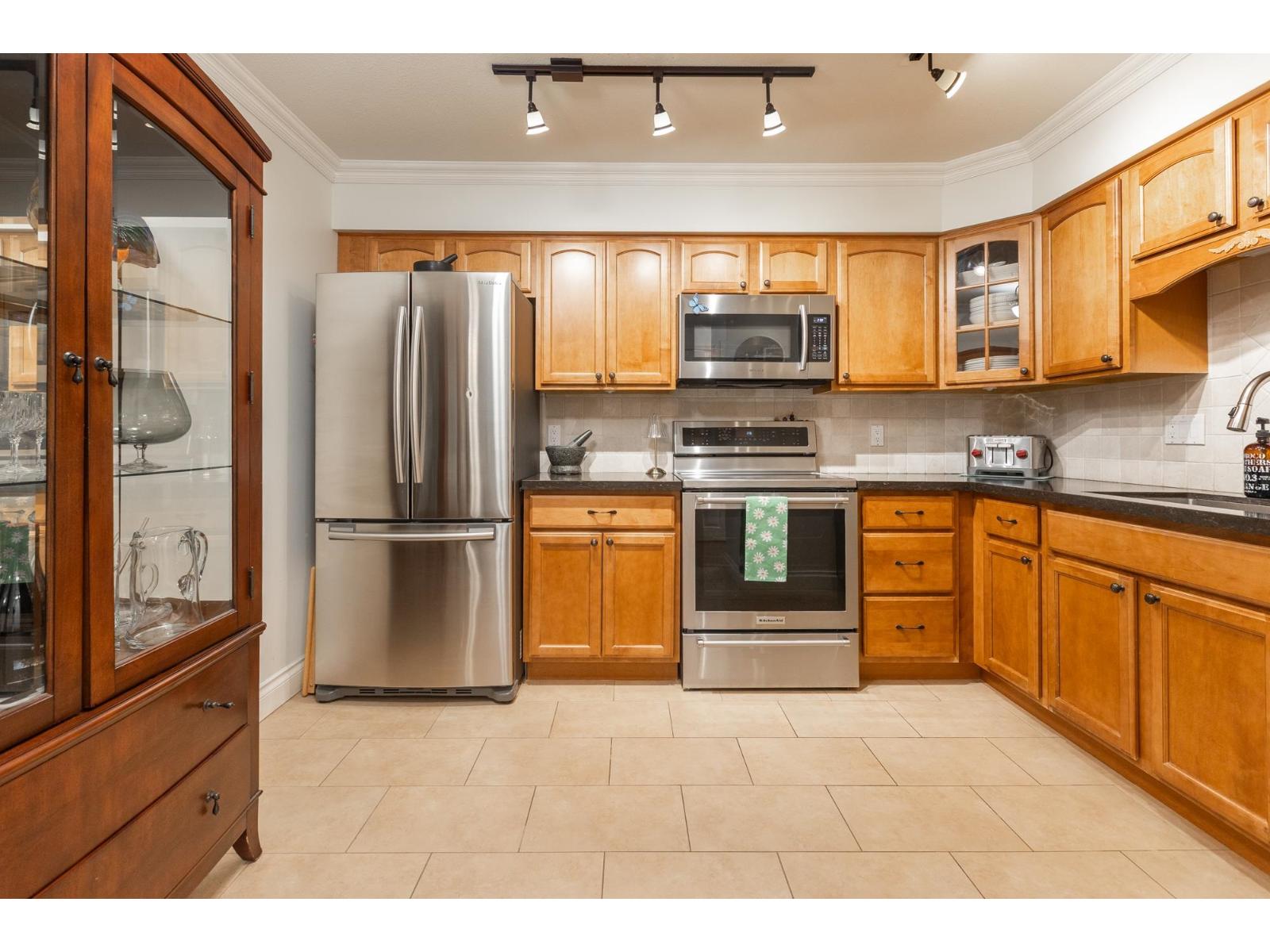 207 1576 MERKLIN STREET, White Rock