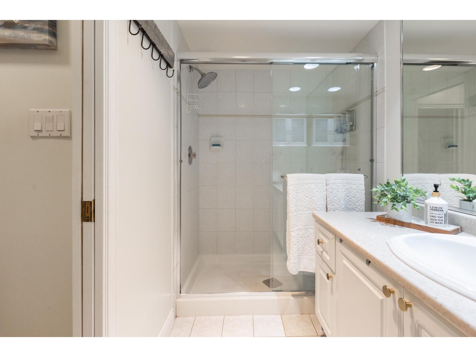 207 1576 MERKLIN STREET, White Rock